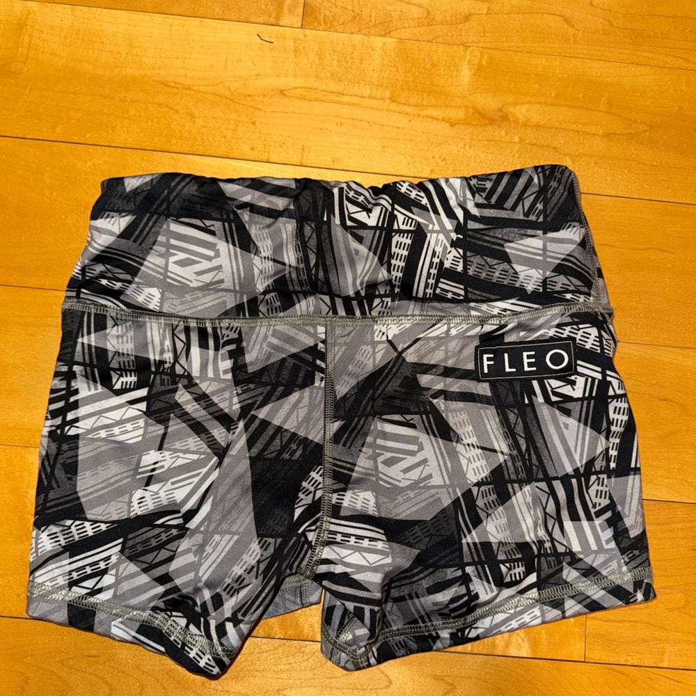 Fleo shorts - Small
